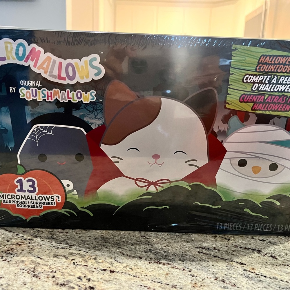 Squishmallows Halloween Surprise Set - Black, Red, White - Picture 5 of 6